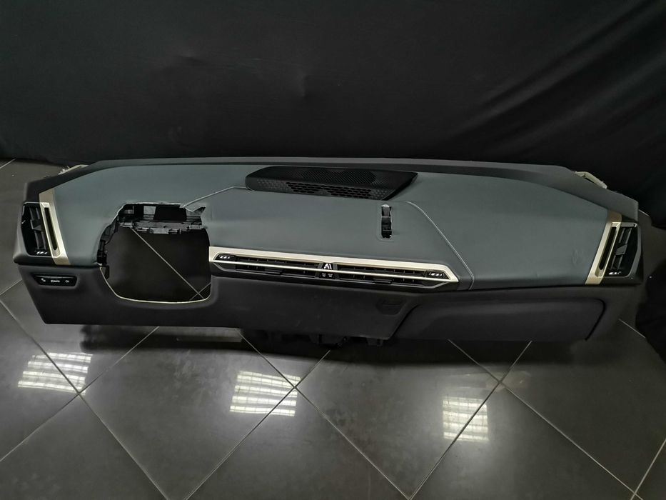 НОВО Сиво Арматурно Табло BMW IX I20 Кожа БМВ ИХ И20