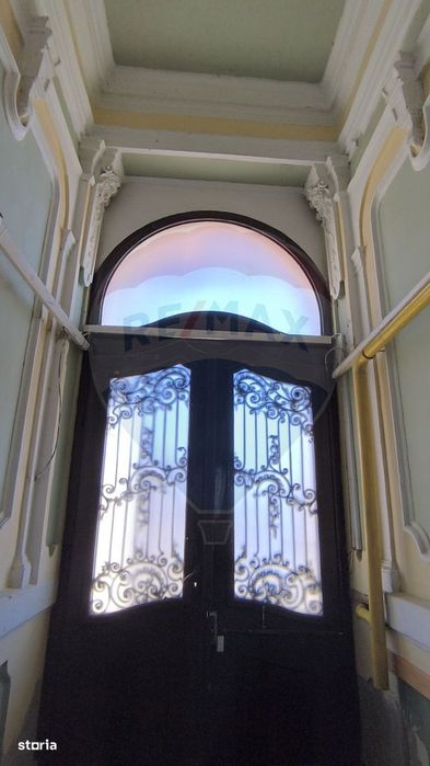 Apartament de vânzare în Palatul Berde, strada Horea