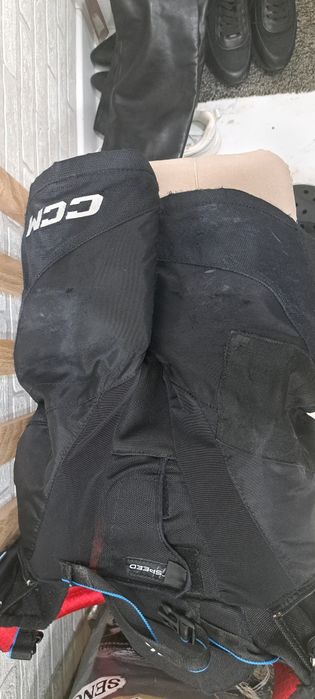 Продам хоккейные шорты