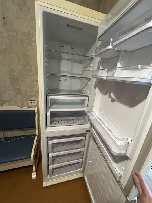 Продам холодильник