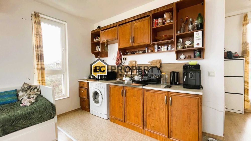 Едностаен, панорамен - две тераси