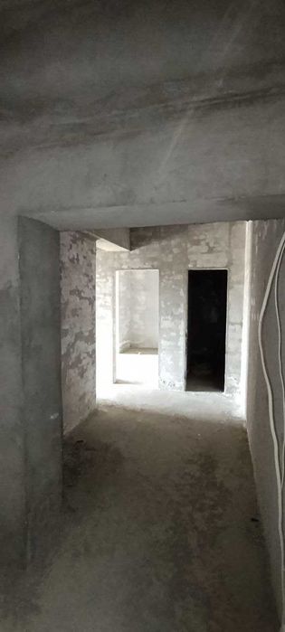 Квартира, коробка холатида, янги қурилиш