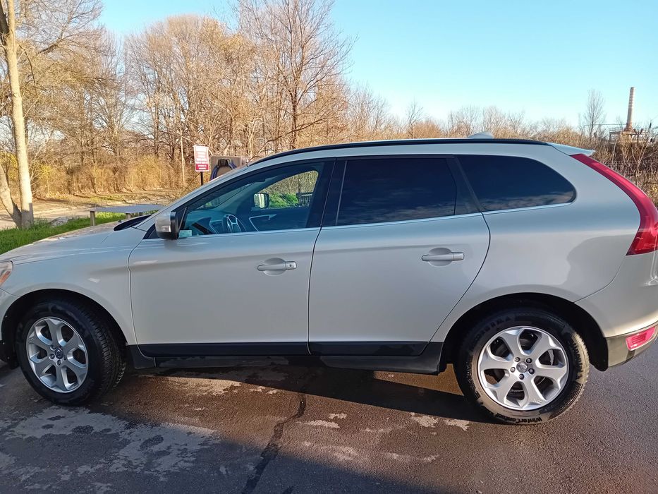 Продавам Volvo xc60