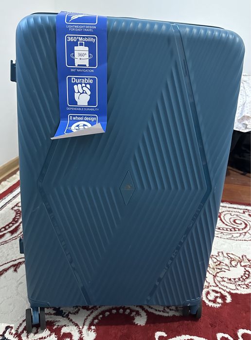 Продаётся новый чемодан