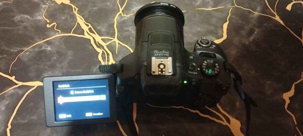 Canon SX 60 în stare foarte bună