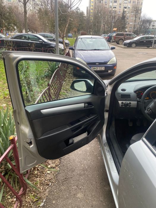 De vanzare Opel Astra 2010