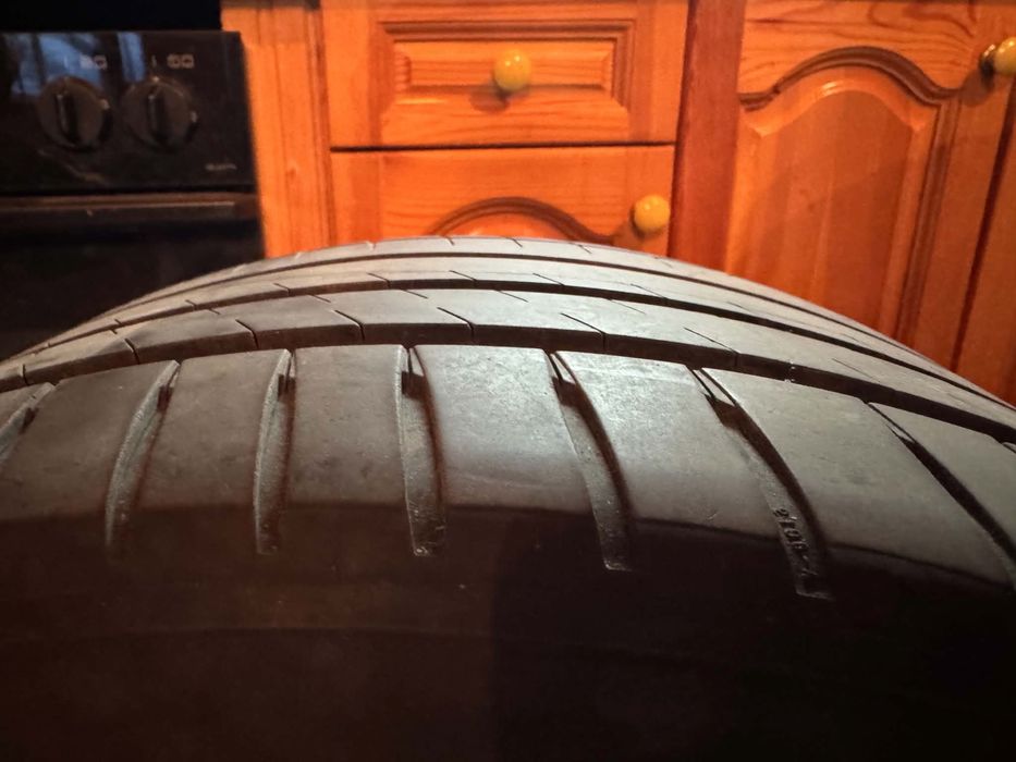 Продавам комплект 4 бр. Michelin Pilot Sport EV Acoustic 255/40 R20 101W XL T0 – Tesla Original