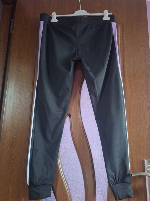 Vând Trening Damă Adidas Mărimea XL Turcia