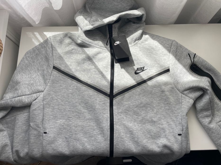 Чисто Нов Анцуг от две части Nike Tech Fleece