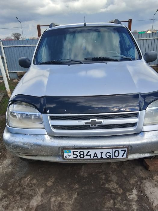 Продаётся Шевроле нива хорошие состояние