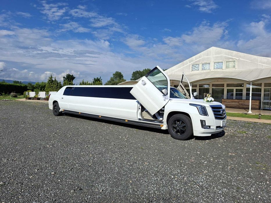 Limuzina de inchiriat Hummer H2 Inchiriez Limuzina Hummer H2