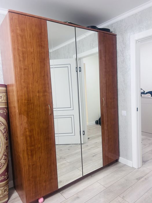 Продам спальный гарнитур