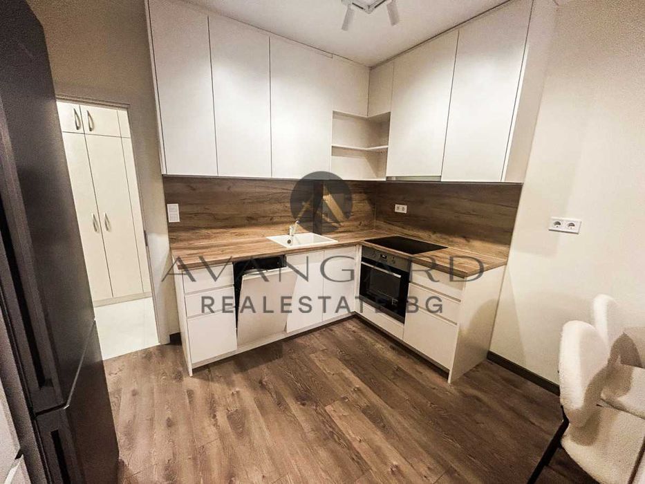 оф.21296 Луксозен Едностаен Смирненски