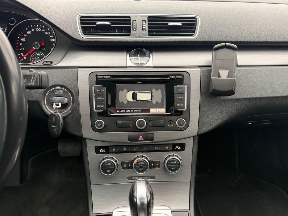 Vând Volkswagen Passat B7 2.0 TDI Automat