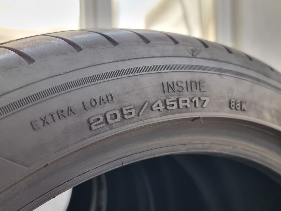 "Dot 22" 205/45/17 Dunlop 4Броя: 350лв 6.5мм