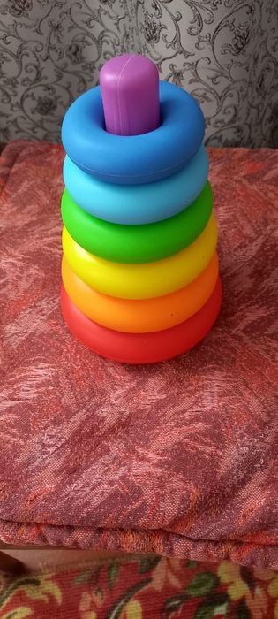 Продаются игрушки.