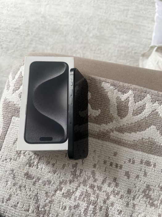 Продамiphone 15 pro 256 g обьем заряда88