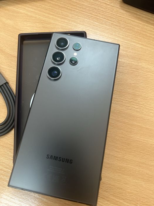 Samsung Galaxy 24 ULTRA 256gb