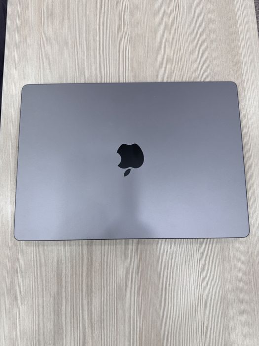 MacBook Pro M3, 512 GB, Silver