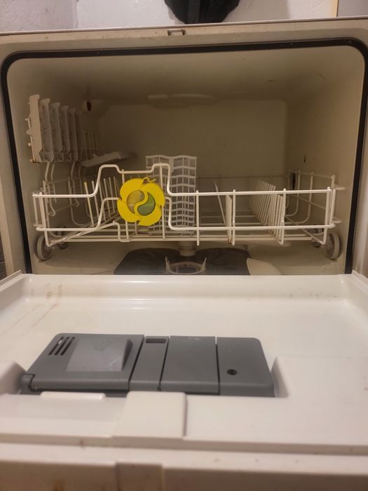Съдомиялна Electrolux