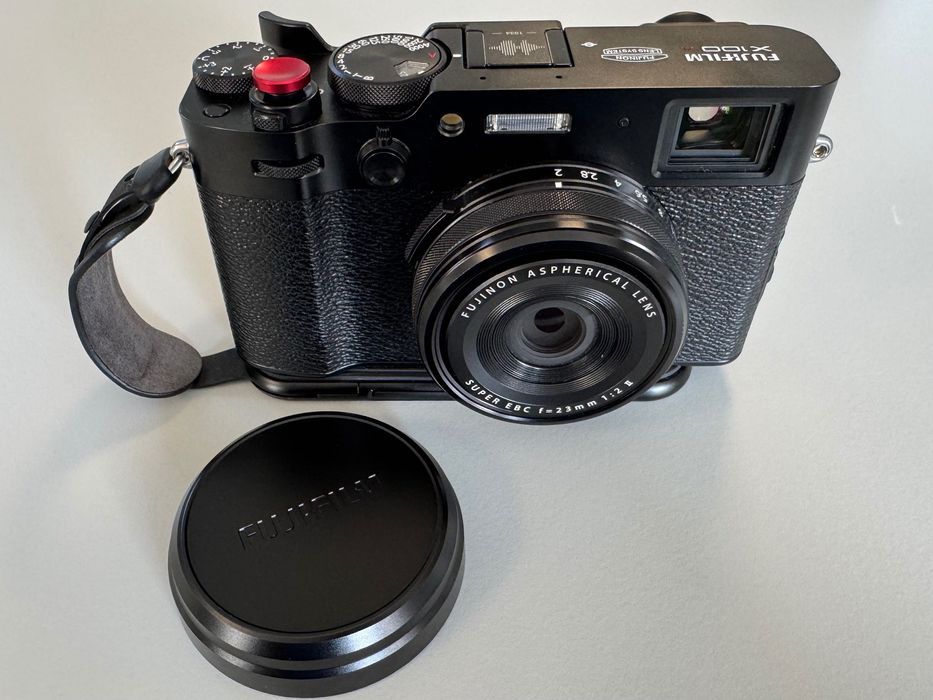 Aparat foto digital compact Fujifilm X100VI + accesorii