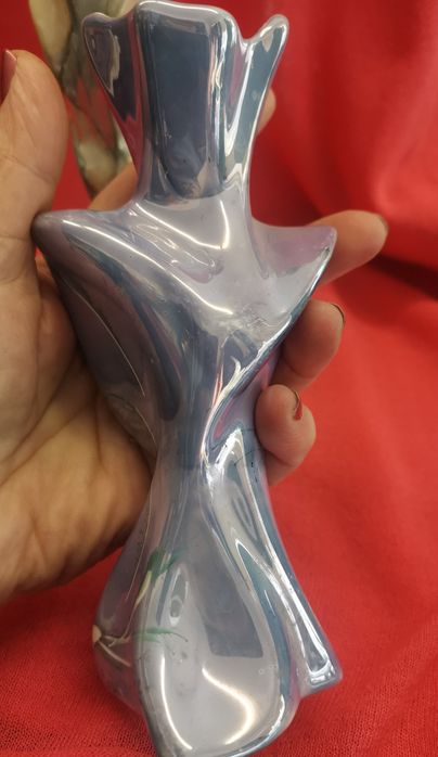 Две изящни вазички от рисуван порцелан