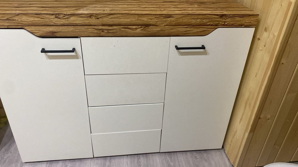 Комод для одежды и аксессуаров