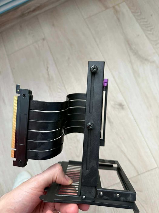 PCIe riser кабел + вертикален GPU bracket (PCIe 3.0)
