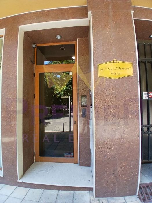 Дава се под наем Двустаен апартамент в Варна, Център - 80 кв.м за 714 € - Снимка #11