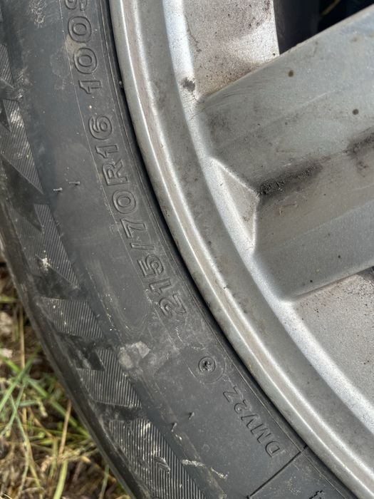 Зимни гуми с джанти Bridgestone 215 70 16