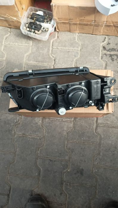 Мазда фара пчичка