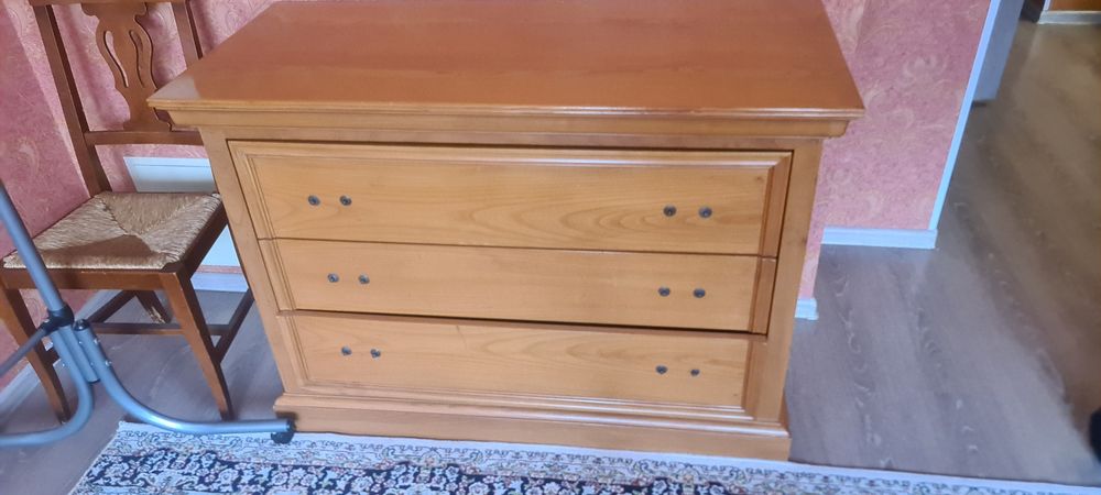 Двухспальная кровать