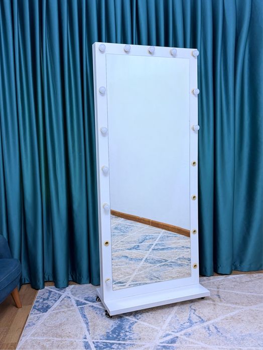 Продам напольное зеркало
