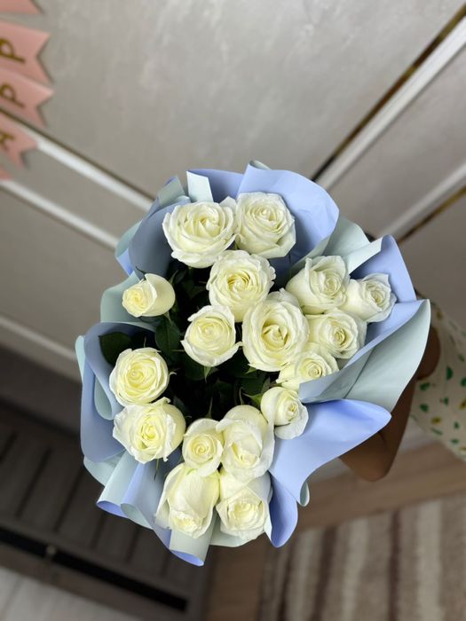 Подаю цветы срочно