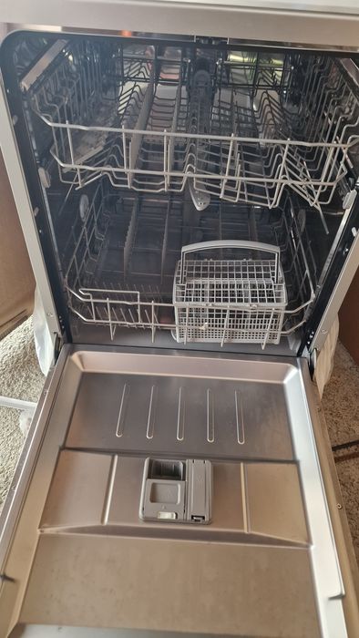 Свободно стояща съдомиална машина