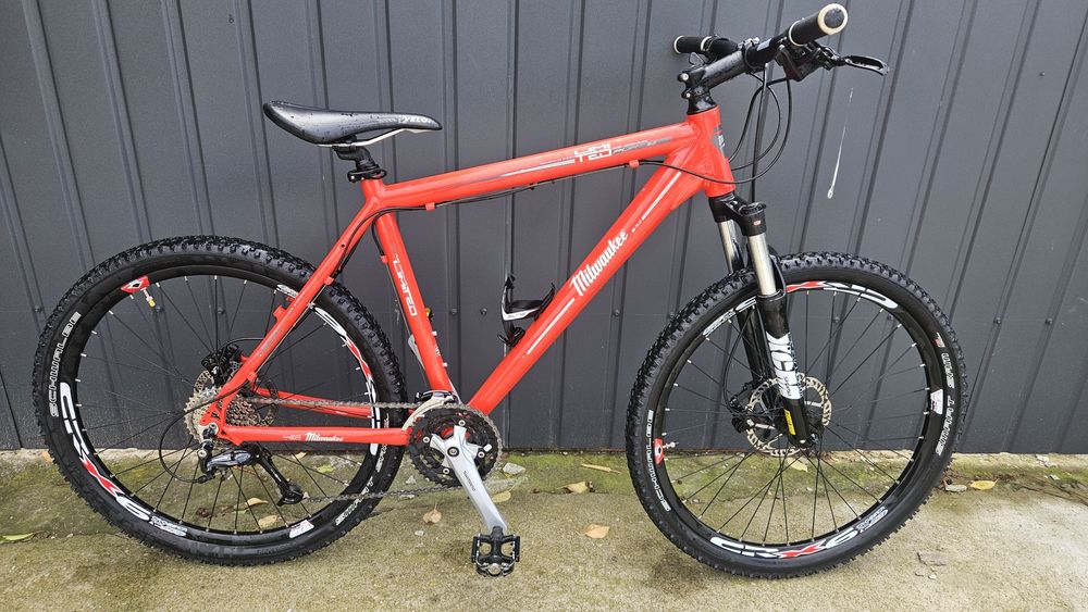 Bicicleta Milwaukee MTB limited pure 2.0