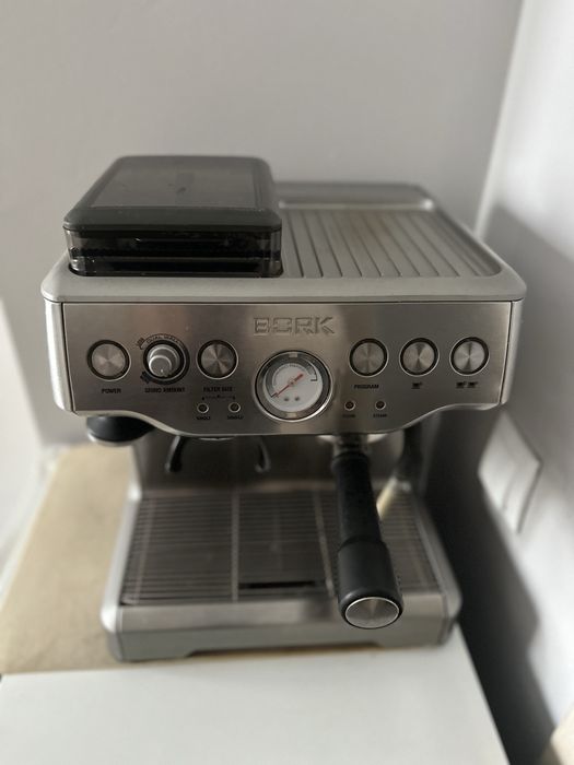 кофемашина Bork C804