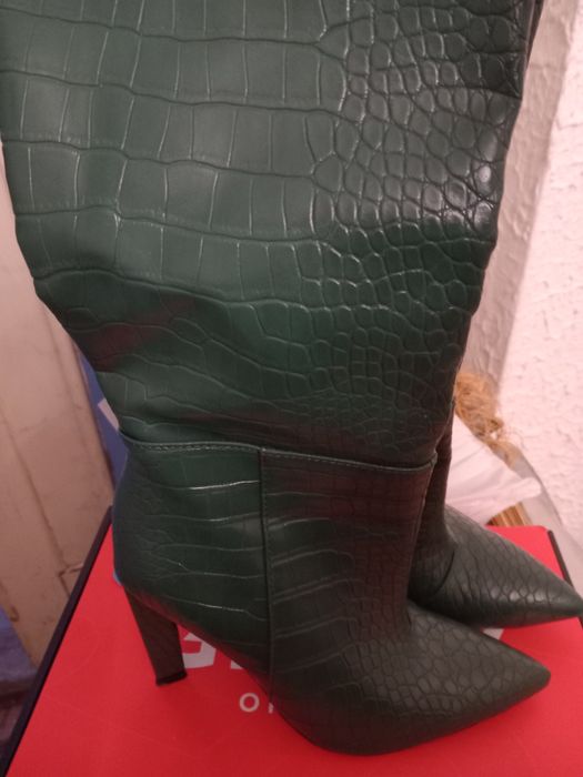 Vând cizme dama de culoare verde