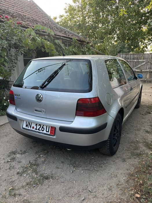 Volkswagen Golf 2001 benzină, 1.186 € — imagine 4