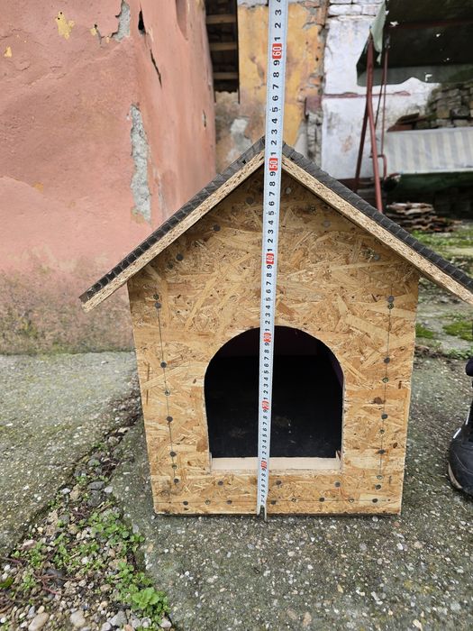 Cusca, casuta, coliba capitonata pentru caini, pisica