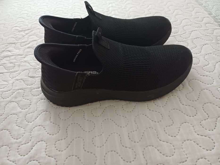 Adidași skechers