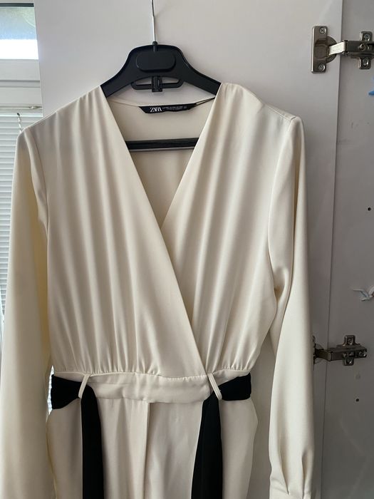 Бял гащеризон от Зара