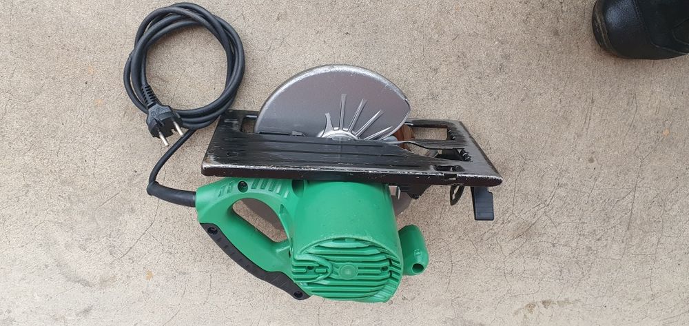 Circular hikoki. Hitachi. 1710 W.