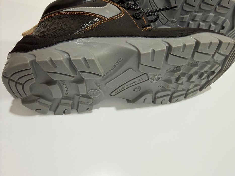 Продам кожаные зимние ботинки