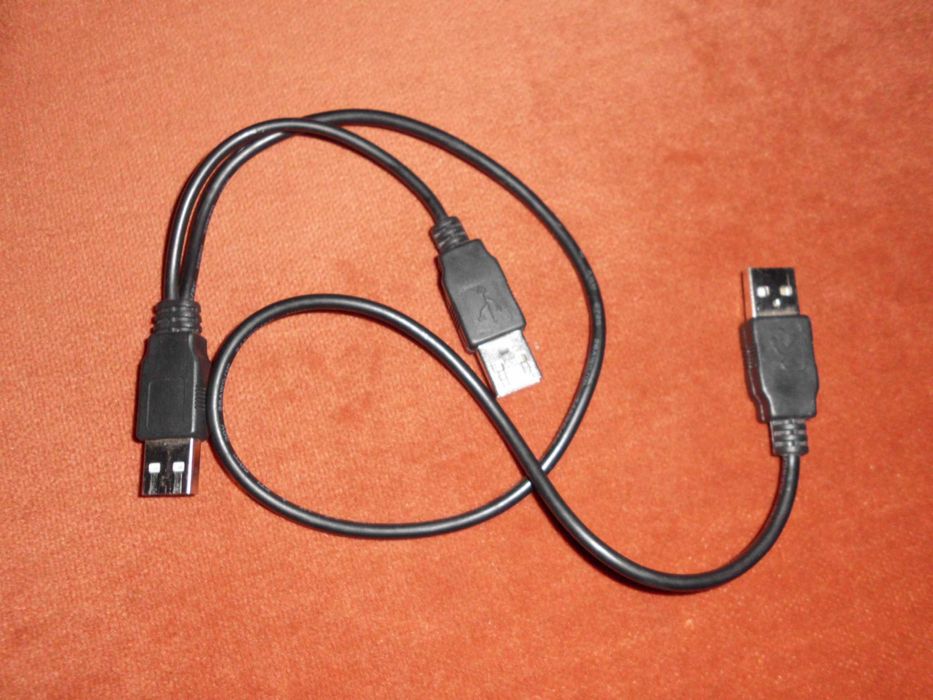 Cablu de date cu trei mufe USB
