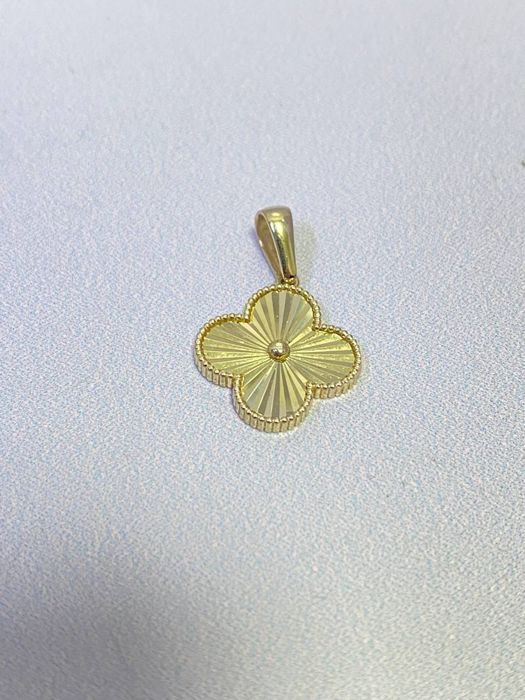 Кулон Van cleef из золота СТ 03746