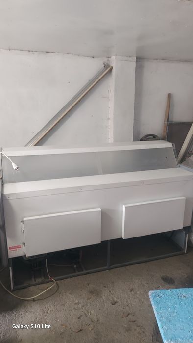 Ветринный холодильник