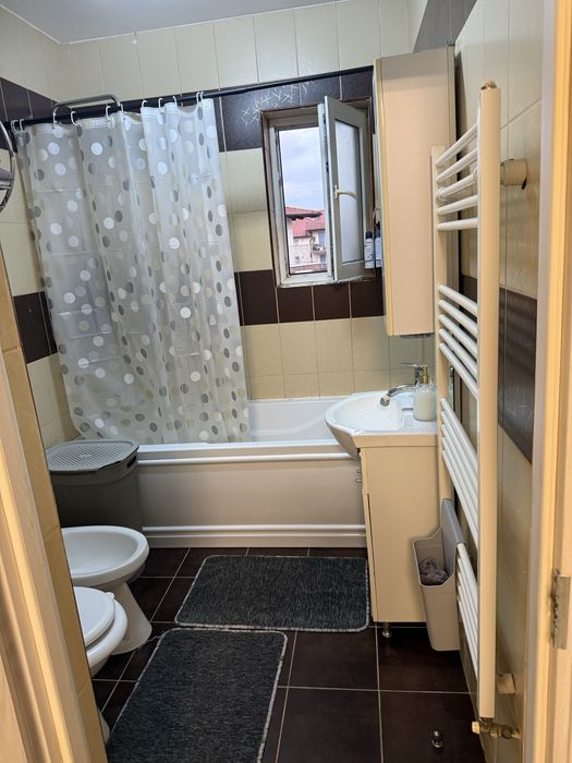 Vand apartament 3 camere