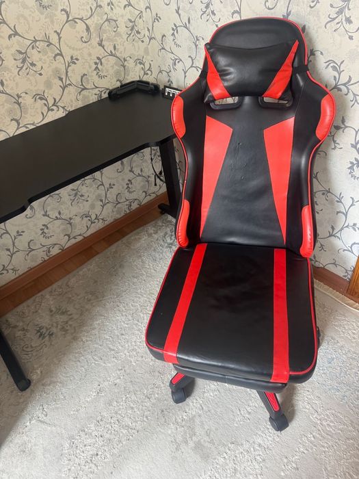 Продам игровое компьютерное кресло