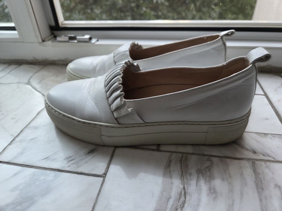 Дамски кожени обувки